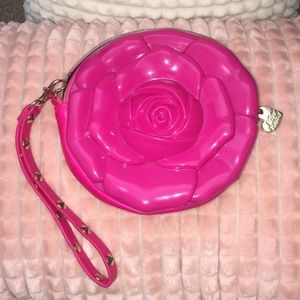 🌟Betsey clutch. 🌟Super cute. like new